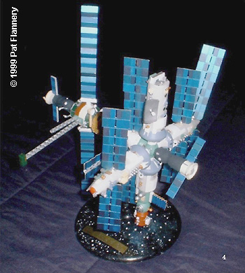プラモデル Mir space station SnapTite 1/144スケ Amazon.com: MIR Space Station Scale Model Kit (Kit, assembly