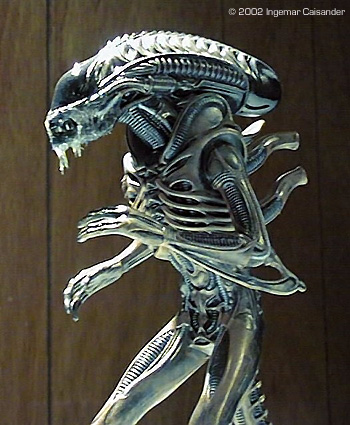 Halcyon Aliens Alien Warrior with Base and Egg Movie Classics 