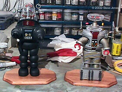 Starship Modeler - Polar Lights' Robby the Robot