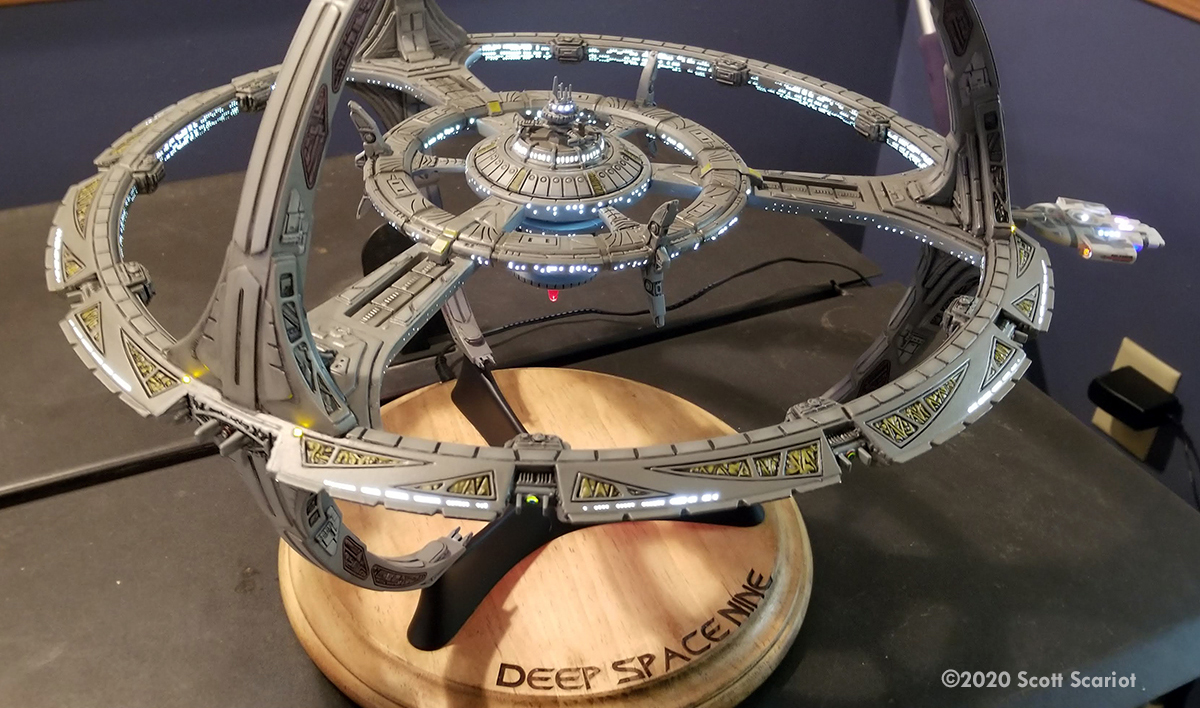 Star Trek Deep Space Nine DS9 Space Station Metal Pin